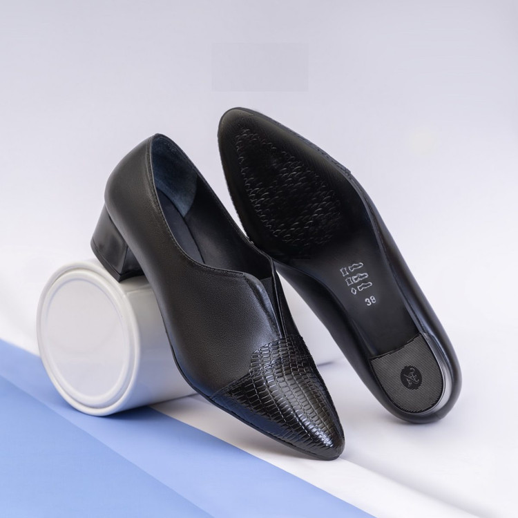 کفش چرم مجلسی زنانه مشکی3